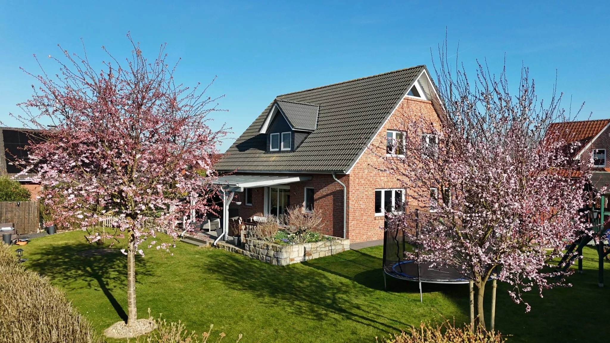 Immobilienangebot - Süstedt - Alle - Familienfreundliches Architektenhaus mit traumhaftem Garten in Süstedt