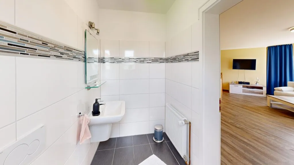 Immobilienangebot - Geestland - Alle - Gästehaus mit 10 Zimmern und 2 Ferienwohnungen – Nordsee-Nähe