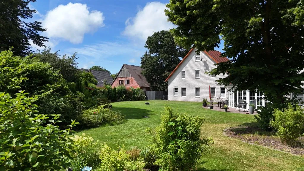 Immobilienangebot - Geestland - Alle - Gästehaus mit 10 Zimmern und 2 Ferienwohnungen – Nordsee-Nähe