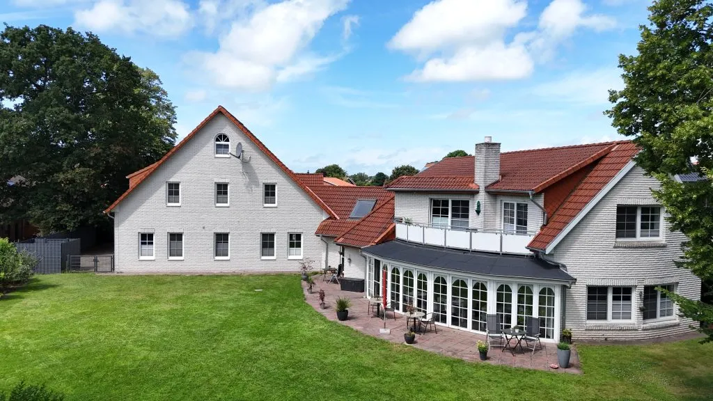 Immobilienangebot - Geestland - Alle - Gästehaus mit 10 Zimmern und 2 Ferienwohnungen – Nordsee-Nähe