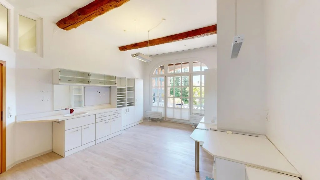 Immobilienangebot - Schwarme - Alle - Hier freut man sich auf Montag. Repräsentative Gewerbefläche im Ortskern von Schwarme.