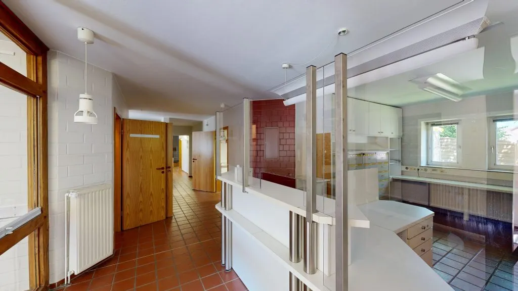 Immobilienangebot - Schwarme - Alle - Hier freut man sich auf Montag. Repräsentative Gewerbefläche im Ortskern von Schwarme.