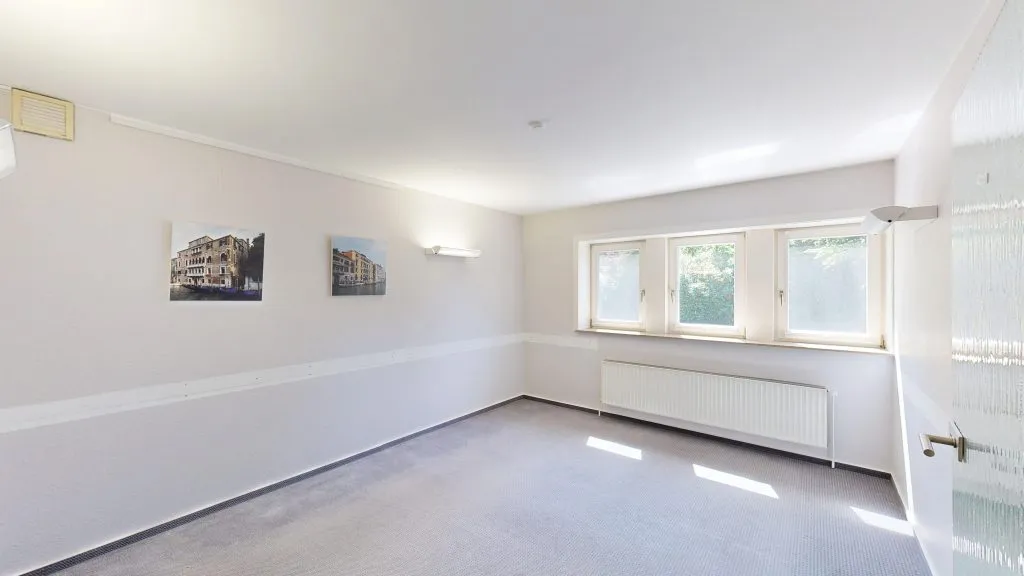 Immobilienangebot - Schwarme - Alle - Hier freut man sich auf Montag. Repräsentative Gewerbefläche im Ortskern von Schwarme.