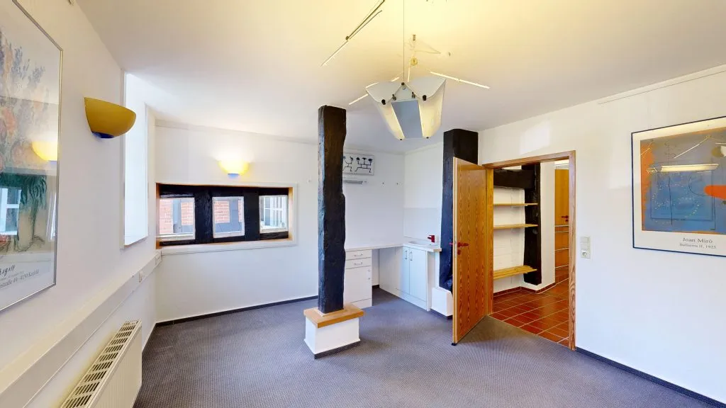 Immobilienangebot - Schwarme - Alle - Hier freut man sich auf Montag. Repräsentative Gewerbefläche im Ortskern von Schwarme.