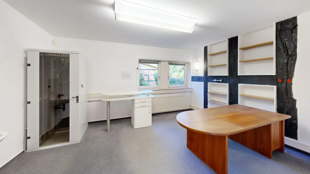 Immobilienangebot - Schwarme - Alle - Hier freut man sich auf Montag. Repräsentative Gewerbefläche im Ortskern von Schwarme.
