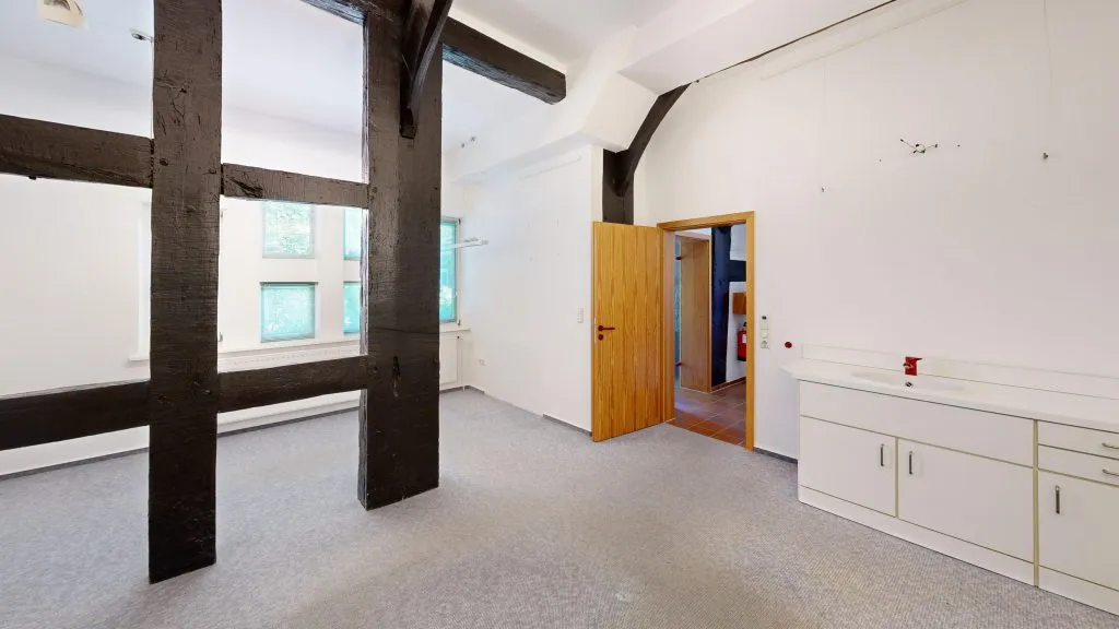Immobilienangebot - Schwarme - Alle - Hier freut man sich auf Montag. Repräsentative Gewerbefläche im Ortskern von Schwarme.