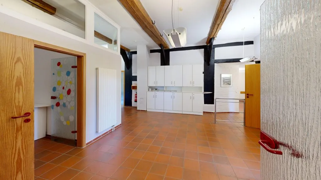 Immobilienangebot - Schwarme - Alle - Hier freut man sich auf Montag. Repräsentative Gewerbefläche im Ortskern von Schwarme.