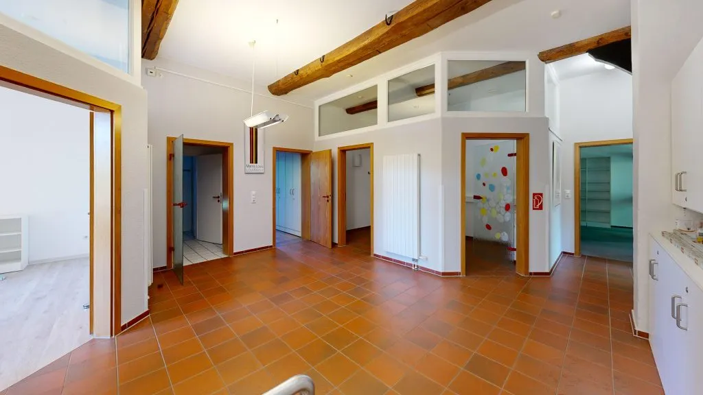 Immobilienangebot - Schwarme - Alle - Hier freut man sich auf Montag. Repräsentative Gewerbefläche im Ortskern von Schwarme.