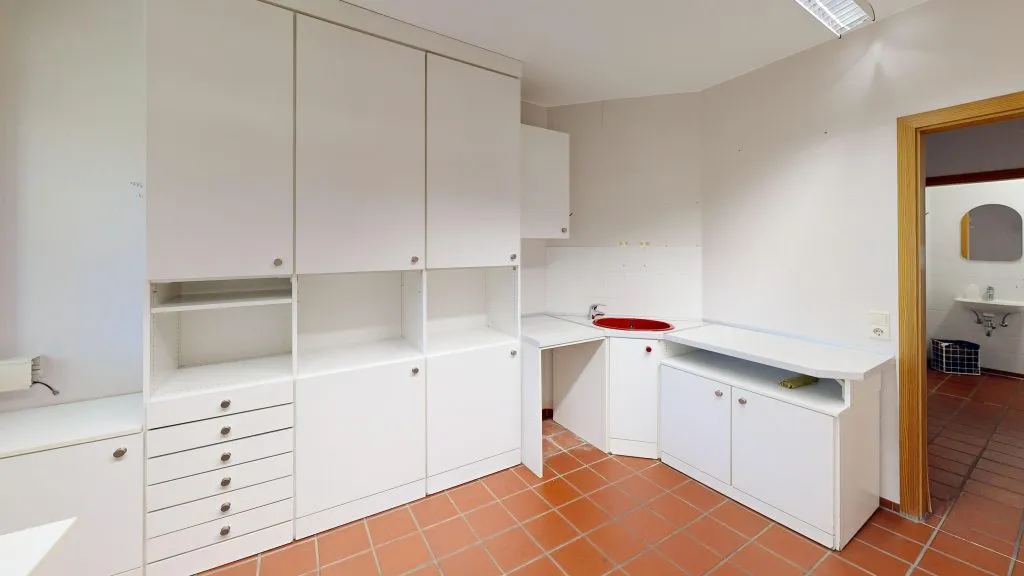 Immobilienangebot - Schwarme - Alle - Hier freut man sich auf Montag. Repräsentative Gewerbefläche im Ortskern von Schwarme.