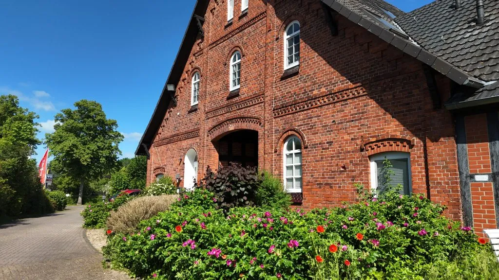 Immobilienangebot - Schwarme - Alle - Hier freut man sich auf Montag. Repräsentative Gewerbefläche im Ortskern von Schwarme.