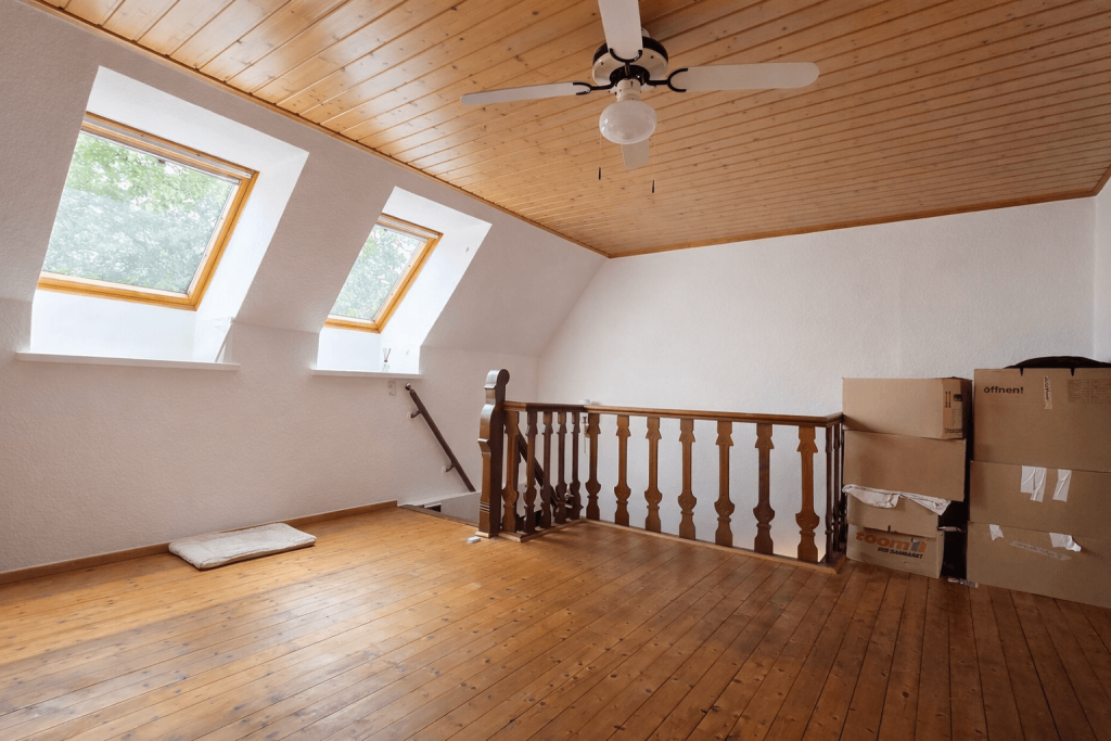 Immobilienangebot - Schwarme - Alle - Extravagantes Wohnen wie im eigenen Haus: 277 m² im Fachwerkhaus mit Wintergarten und Kamin in Schwarme